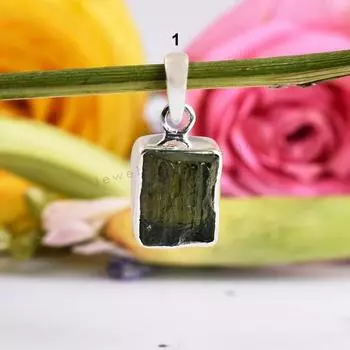 Подвеска ручной работы из цельного серебра 925 пробы с драгоценным камнем молдавит, эффектное женское кольцо, подарок для нее. зелёный