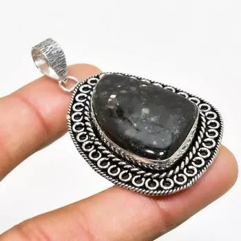 Подвеска ручной работы с драгоценным камнем нууммит, посеребренная 925 проба, 2,08 дюйма 2.08 чёрный