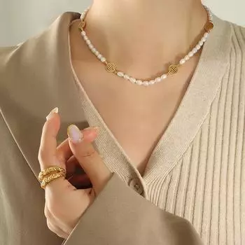 Подвеска с богатым темпераментом «Фу», ожерелье из пресноводного жемчуга, популярные ювелирные изделия в стиле «Ветер» в стиле Гонконга, титановая сталь с покрытием из 18-каратного золота