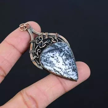 Подвеска с дендритом и опалом. Подвеска с дендритом и опалом. Подвеска с драгоценным камнем. Медная проволока. Кулон ручной работы. Подвеска с дендритом и опалом. белый