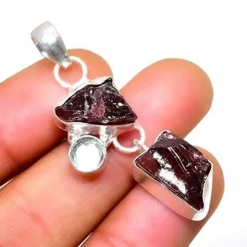 Подвеска с гессонитовым гранатом и белым топазом 925 пробы, посеребренная, 1,70 дюйма 1.70 красный