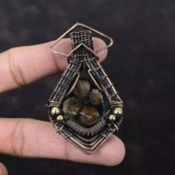 Подвеска с хиастолитом Медная проволока Подвеска Подвеска из натурального драгоценного камня Ювелирные изделия из медной проволоки Подвеска ручной работы Дизайнерские украшения для подарка