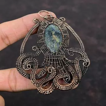 Подвеска с кианитом, обернутая медной проволокой, подвеска ручной работы с осьминогом, ювелирные изделия с кианитом, кулон с драгоценным камнем, подарок для нее, ювелирные изделия из медной проволоки