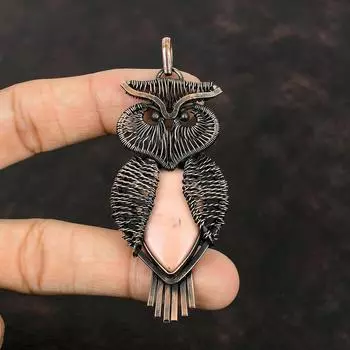 Подвеска с розовым опалом, подвеска из медной проволоки, ювелирное изделие ручной работы, подвеска в виде совы, подвеска с драгоценным камнем, ювелирное изделие из меди, изящная подвеска, подарки на годовщину