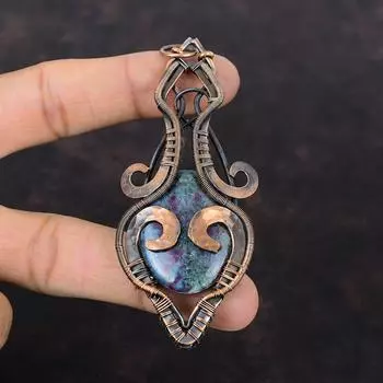 Подвеска с рубиновым синим кианитом, кулон в медной проволоке, кулон ручной работы, ювелирные изделия с рубиновым синим кианитом, подвеска из настоящего драгоценного камня, медные украшения