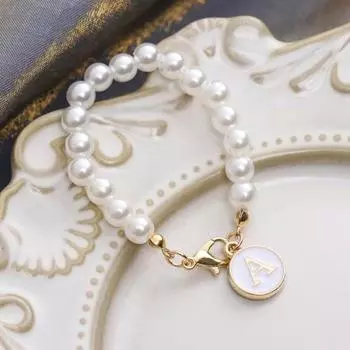 Подвеска в виде чашки, персонализированный подвесок с искусственным жемчугом, стильный брелок с ручкой для имени и письма, сумка для бутылки с водой C белый