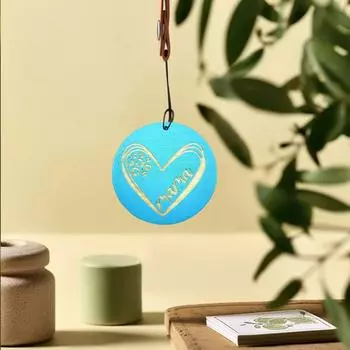 Подвеска в виде круглой деревянной фишки с гравировкой ко Дню матери One Size