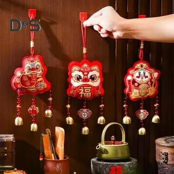 Подвесной кулон на Новый год 2025 с крючком. Год Змеи. Благоприятный мультяшный лев. Лучшая удача. Кисточка. Украшение для окна автомобиля. Подвеска на дерево. A