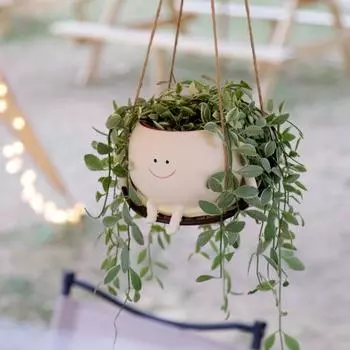Подвесной стул-качалка, горшок для цветов, очаровательный внешний вид, устойчивый к ультрафиолетовому излучению, домашний и уличный декоративный горшок с улыбающимся лицом, цветочный горшок белый