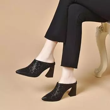 Pointed high-heeled slippers for women wearing new iron-wrapped pointed lace hot diamond sandals for women s bag head half-tow 33