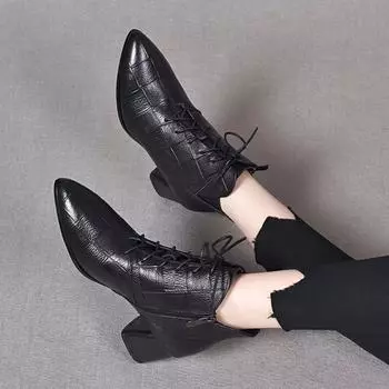 Pointed high-heeled women s boots autumn and winter new lace-up fashion boots first layer embossed cowhide thick heel lace-up short boots 35