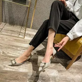 Pointed single shoes women s H377-75 spring new Korean version fashion rhinestone square buckle women s hollow high heels women s thick heel 34 зелёный