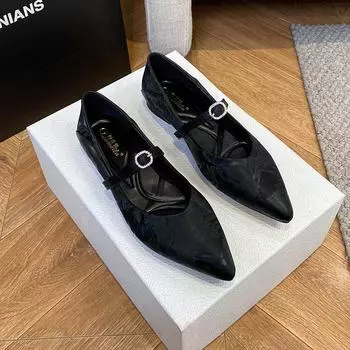 Pointed single shoes women s small fragrant temperament women s shoes 2025 spring new flat shoes soft sole large size fashion women s single shoes 33