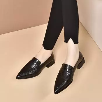 Pointed small leather shoes women s spring new elegant shallow mouth low heel single shoes simple temperament women s flat shoes 34