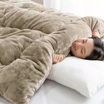 Поколение комода больше не имеет запаха тепла. Сделано из фланели высокой плотности. Зимнее одеяло. Это котацу.. Утешитель, Создающий,