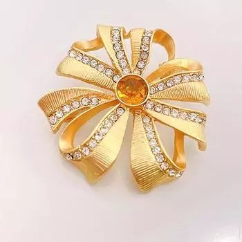 Полая металлическая брошь со стразами, большой лепесток, темпераментное пальто, корсаж, модная брошь, пряжка для шарфа, ювелирные изделия