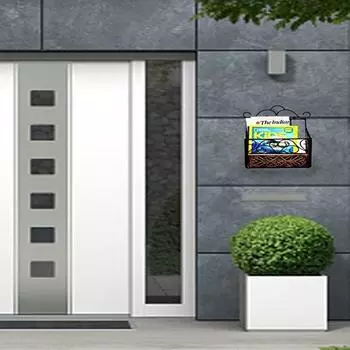 Полка настенная для журналов, газет и книг из дерева и кованого железа, высота 38 см.. Настенные держатели журналов.