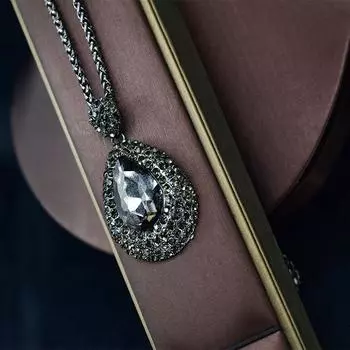 Полная бриллиантов и капель воды цепочка для свитера, длинное универсальное ожерелье простой личности, женское причудливое хрустальное атмосферное украшение в стиле легкой роскоши