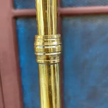 Полностью латунный кельтский Deskford Carnyx, полностью игровой - средневековая сцена для трубного рога