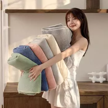 Полотенца для ванной на осень и зиму, новый коралловый флис с увеличенной толщиной, мягкий и впитывающий для домашнего использования, пляжные полотенца для взрослых, банные полотенца 70*140cm синий