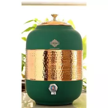 Получеканный медный кувшин для воды с шелковистой отделкой зеленого цвета, объем - 5 литров.