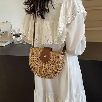 Полукруглая полая женская сумка через плечо, новинка 2024 года, пляжная сумка для отдыха, пляжная сумка Xiaoqing, новая женская сумка на одно плечо, плетеная из травы