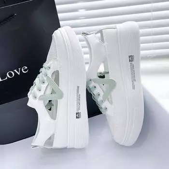 Полые и дышащие сандалии-мешки женские летние 2025 новые туфли-кроссовки с толстой подошвой из тонкой сетки повседневные спортивные маленькие белые туфли 35 белый