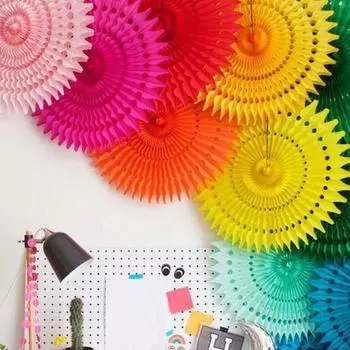 Полый бумажный веер Цветочная мода Привлекательная декорация Реквизит Полый бумажный веер Цветок Бумажные вееры Вертушки Висячий цветок Полый бумажный веер Цветок 30cm темно-синий