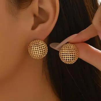 Popular jewelry geometric hollow niche high-end design stud earrings versatile light luxury high-end earrings