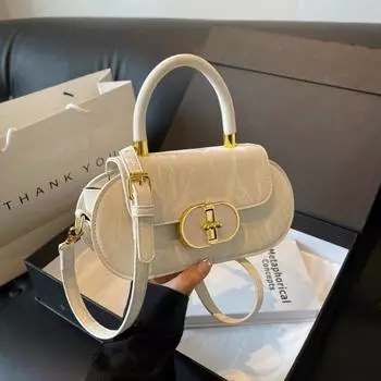 Популярная и популярная женская сумка в этом году в 2024 году: новая летняя высококачественная нишевая сумка через плечо на одно плечо, маленькая ручная квадратная сумка