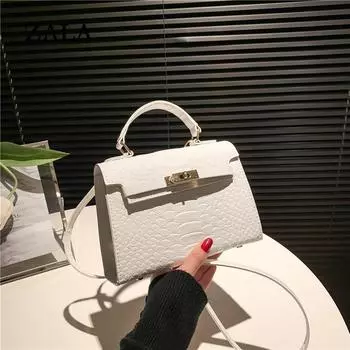 Популярная модная сумка тренд осень новый иностранный стиль мода одно плечо простая сумка-мессенджер пригородная маленькая квадратная сумка чёрный