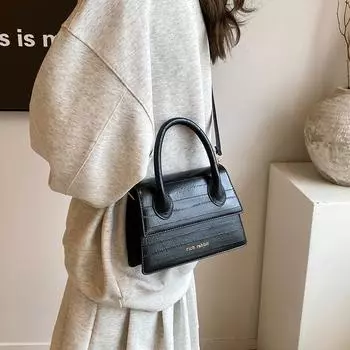 Популярная простая женская сумка через плечо 2024 года, летняя новая модная сумка через плечо в иностранном стиле, маленькая квадратная сумка чёрный