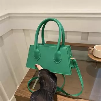 Популярная сумка 2024 года, летняя новая тенденция, корейская версия, сумка через плечо, простая модная сумка-мессенджер в иностранном стиле, маленькая квадратная сумка для женщин чёрный