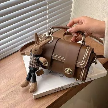 Популярная сумка 2024 года, новая универсальная сумка-мессенджер, высококачественная легкая роскошная нишевая сумка через плечо, портативная женская сумка 19*7*11 темно-коричневого