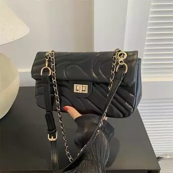 Популярная в этом году маленькая квадратная сумка 2024 года, новая сумка осень женская повседневная корейская версия сумка-мессенджер модная и простая сумка через плечо чёрный