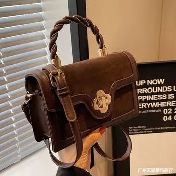 Популярная в этом году маленькая осенняя женская сумка универсальна.. 2023 Новая модная сумка через плечо в стиле ретро, матовая ручная маленькая квадратная сумка