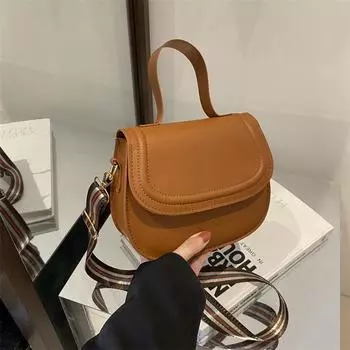 Популярная в этом году маленькая сумка-седло 2024 новая модная нишевая сумка подмышкой универсальная сумка-мессенджер через плечо чёрный