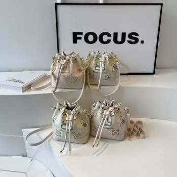 Популярная в этом году маленькая женская сумка с цепочкой под мышками, новая модная сумка-ведро лета 2024 года на шнурке, универсальная сумка через плечо