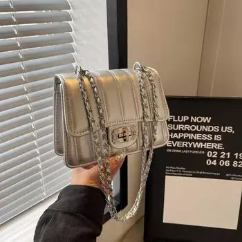 Популярная в этом году маленькая женская сумка 2024 года, летняя новая женская сумка для отдыха, сумка через плечо на одно плечо, маленькая квадратная сумка на подмышку чёрный