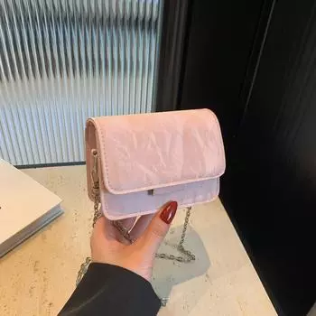 Популярная в этом году модная и простая сумка-мессенджер через плечо с цепочкой 2024 года, однотонная, для поездок на работу, маленькая квадратная сумка чёрный