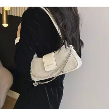 Популярная в этом году нишевая сумка контрастного цвета. Новинка 2023 года. Женская сумка. Осенне-зимняя сумка через плечо. Модная сумка на одно плечо.