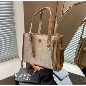 Популярная в этом году нишевая сумка женская 2024 новая модная и универсальная осенняя фактурная сумка-мессенджер чёрный