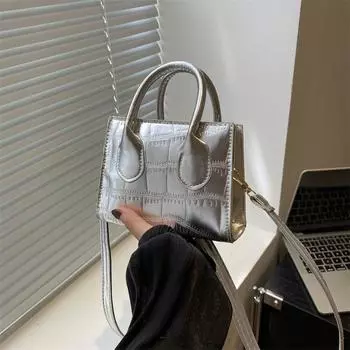 Популярная в этом году сумка 2024 лето новый темперамент простая маленькая квадратная сумка повседневная трендовая сумка-мессенджер сумка через плечо чёрный