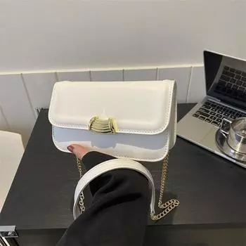 Популярная в этом году сумка для отдыха в иностранном стиле, осень 2024, новая простая модная сумка через плечо, простая маленькая квадратная сумка для женщин темно-коричневого