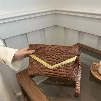 Популярная в этом году сумка-клатч на осень 2024 года, новая корейская версия модной сумки-клатча, вместительная женская сумка-конверт темно-коричневого