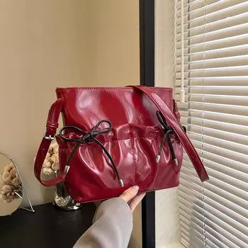 Популярная в этом году сумка-ведро для женщин, новый нишевый дизайн сумок через плечо с плиссированным дизайном