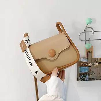 Популярная в этом году сумка женская 2024 новая корейская версия модная маленькая квадратная сумка модная и простая сумка через плечо повседневная сумка-мессенджер чёрный