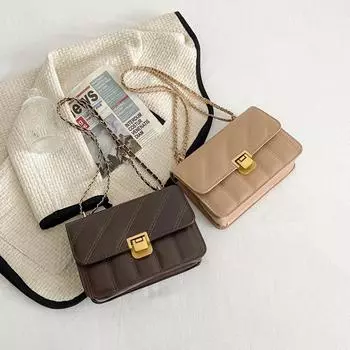 Популярная в этом году сумка женская 2024 новая корейская версия модная нишевая текстура иностранный стиль сумка через плечо маленькая квадратная сумка белый