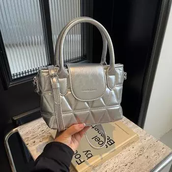 Популярная в этом году сумка женская летняя мода 2024 новый нишевый дизайн кроссбоди портативная сумка-ведро с бриллиантами чёрный