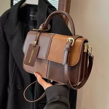 Популярная в этом году женская сумка 2023 года: новая осенне-зимняя высококачественная портативная маленькая квадратная сумка Maillard с текстурой, сумка через плечо на одно плечо